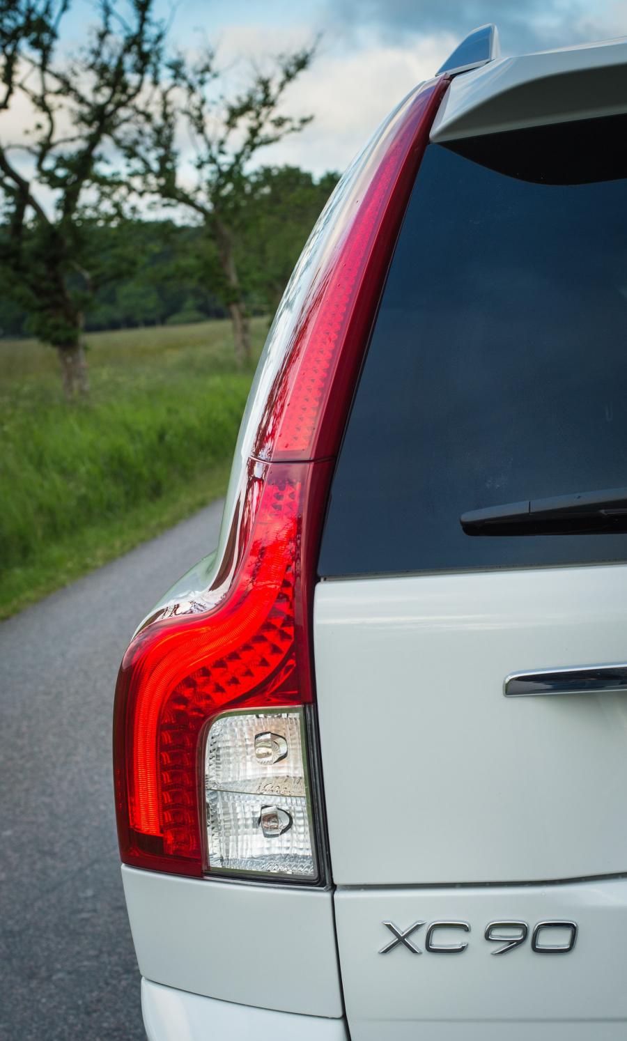  Volvo XC90 D5 R-Design 2012 года  (фото 8 из 21)